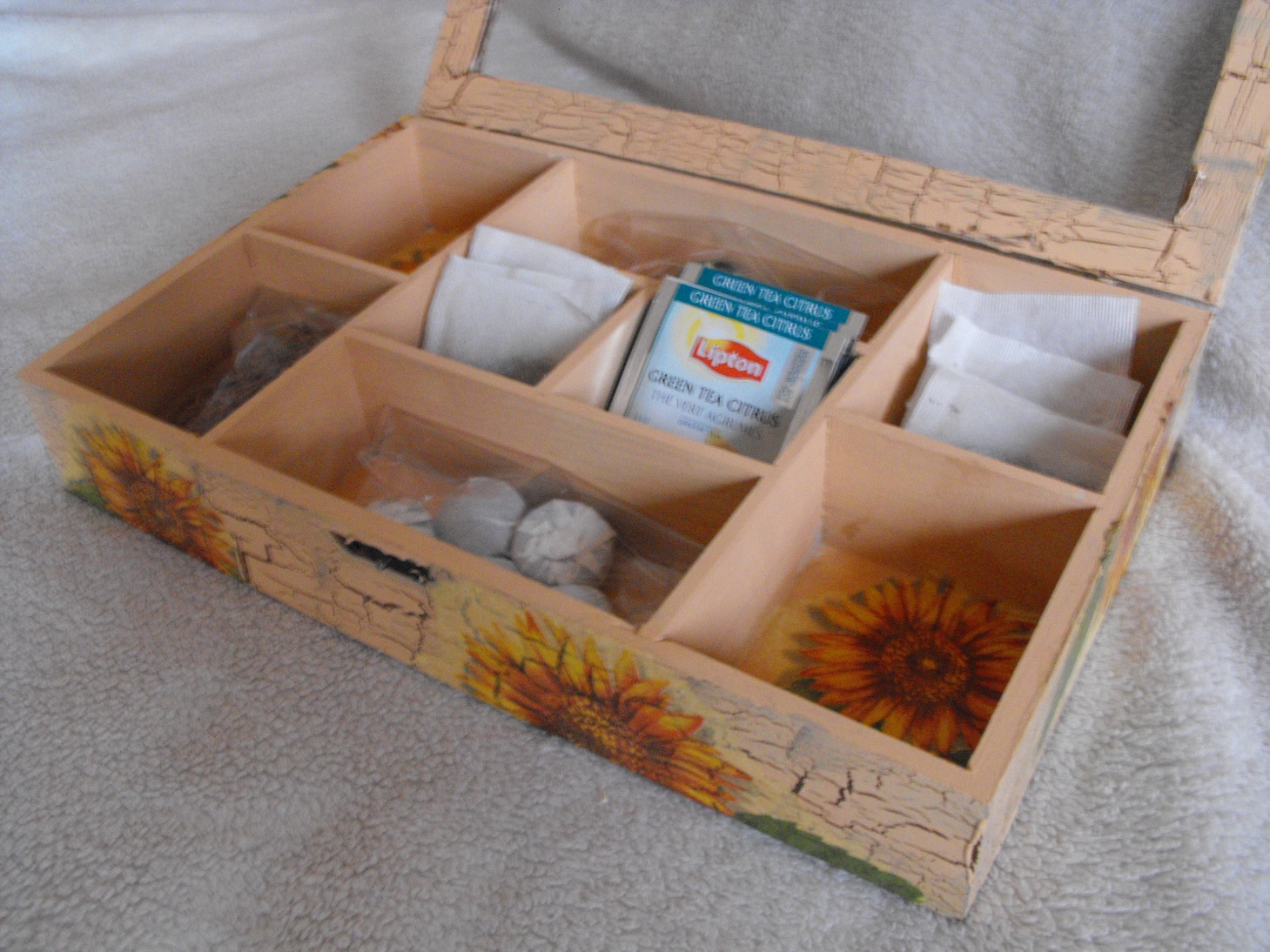Слънчогледи дървена кутия за чай ръчно направена
